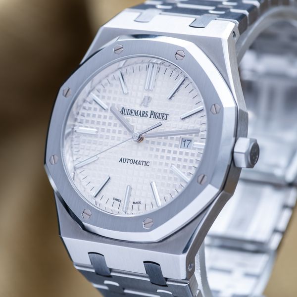Audemars Piguet Royal Oak 15400ST.OO.1220ST.02